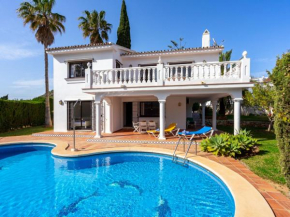Отель Villa Querida  Михас